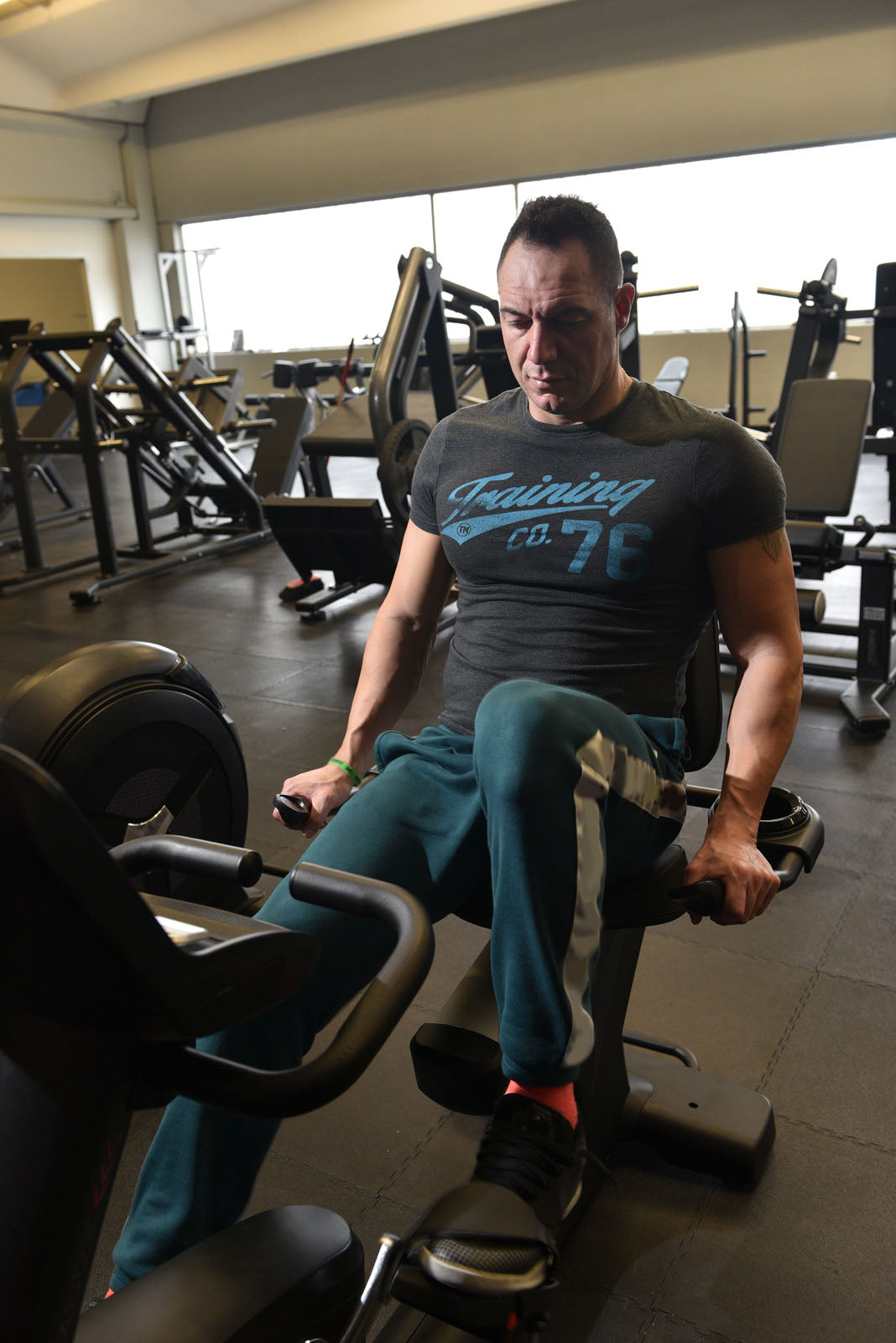 TOORX Liegeergometer mit Touchscreen BRX-R9500 TFT
